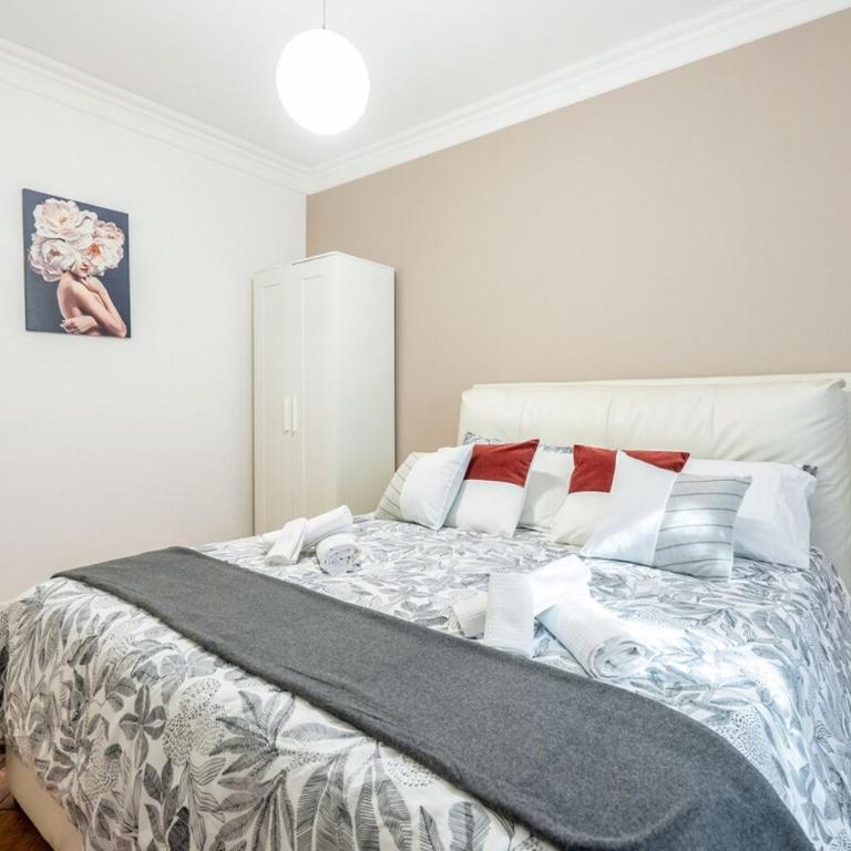 Zurria Home Apartment in the center with garden - One-Bedroom Apartment - 9