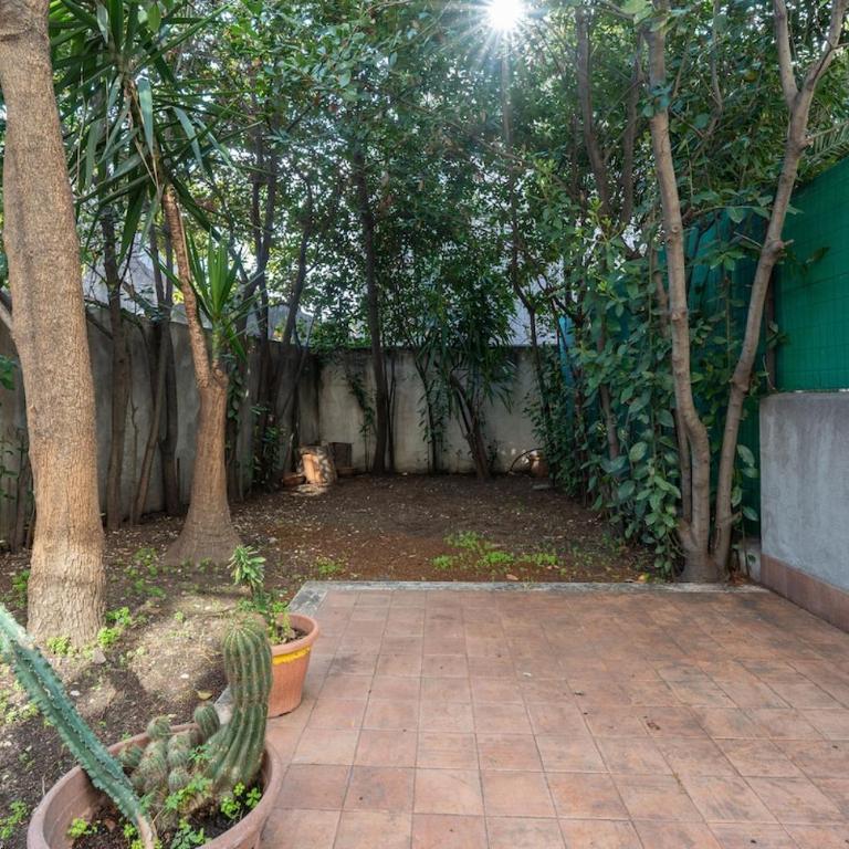 Zurria Home Apartment in the center with garden - One-Bedroom Apartment - 13