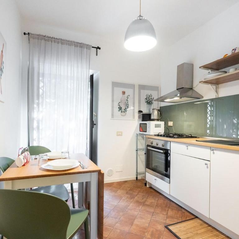 Zurria Home Apartment in the center with garden - One-Bedroom Apartment - 23