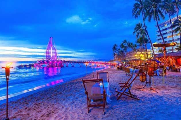 Oceanfront Indah Condo Sleeps 10 Sunsets - Three-Bedroom Apartment with Ocean View - 56