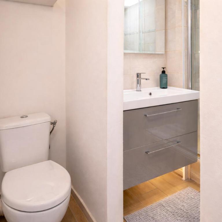La Pause Franche - Familles et pros, parking, 2 sdb, 9 pers - Three-Bedroom Apartment - 20