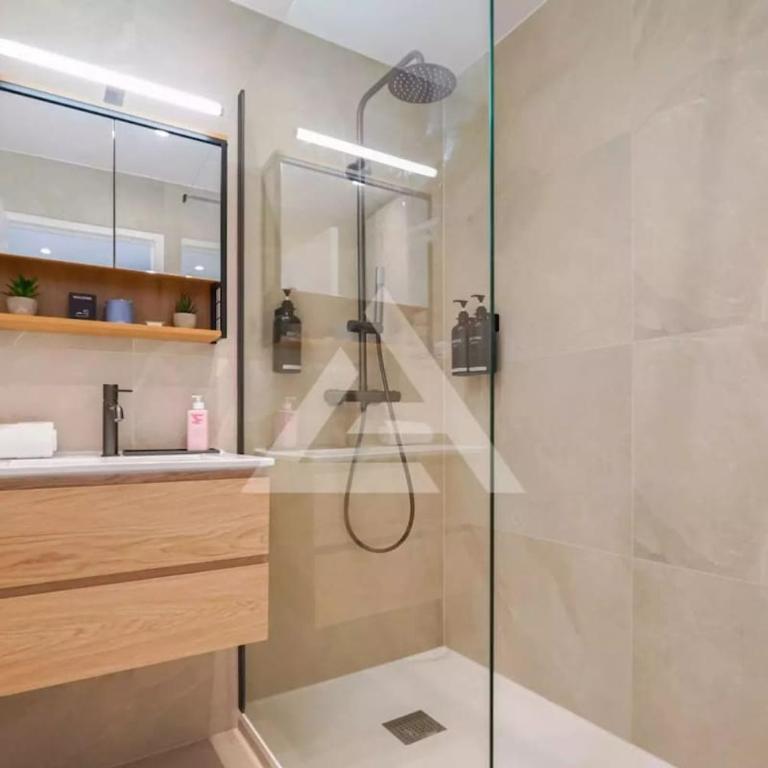 New Large Studio - Monaco Border - Sea View - Lift - Parking included - Deluxe Double Room with Balcony and Sea View - 14