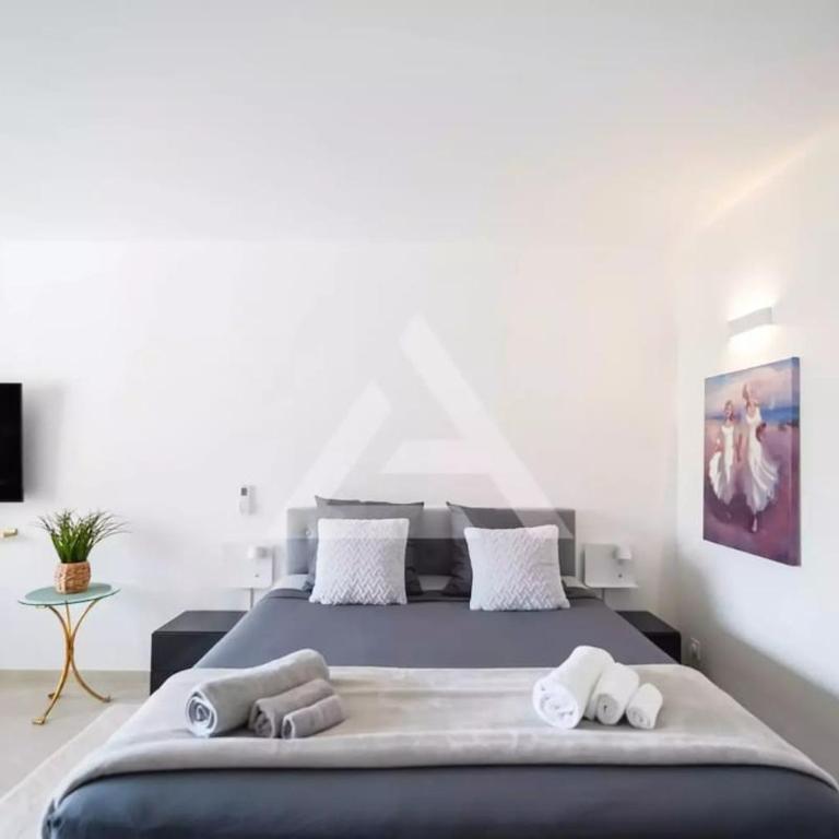 New Large Studio - Monaco Border - Sea View - Lift - Parking included - Deluxe Double Room with Balcony and Sea View - 4