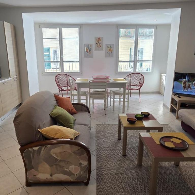 L OLIVIER Modern and Bright Historic Center Gem, 150m from the beach - Appartement 2 Chambres - 11