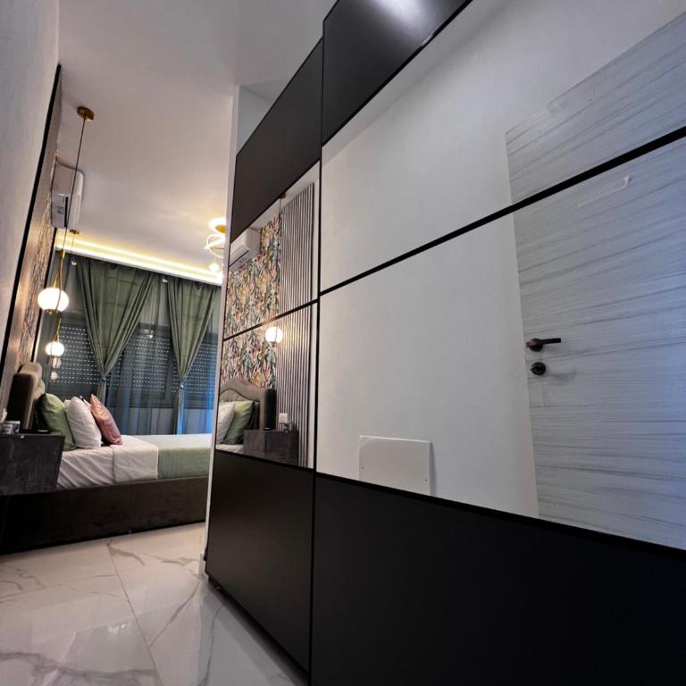 Elegance Loft - Three-Bedroom Apartment - 11