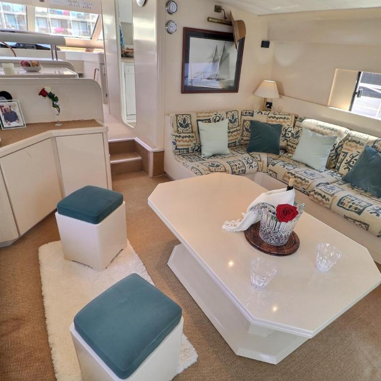 Nuit sur un yacht petit déjeuner inclus - Chambre Lit King-Size Deluxe - 8