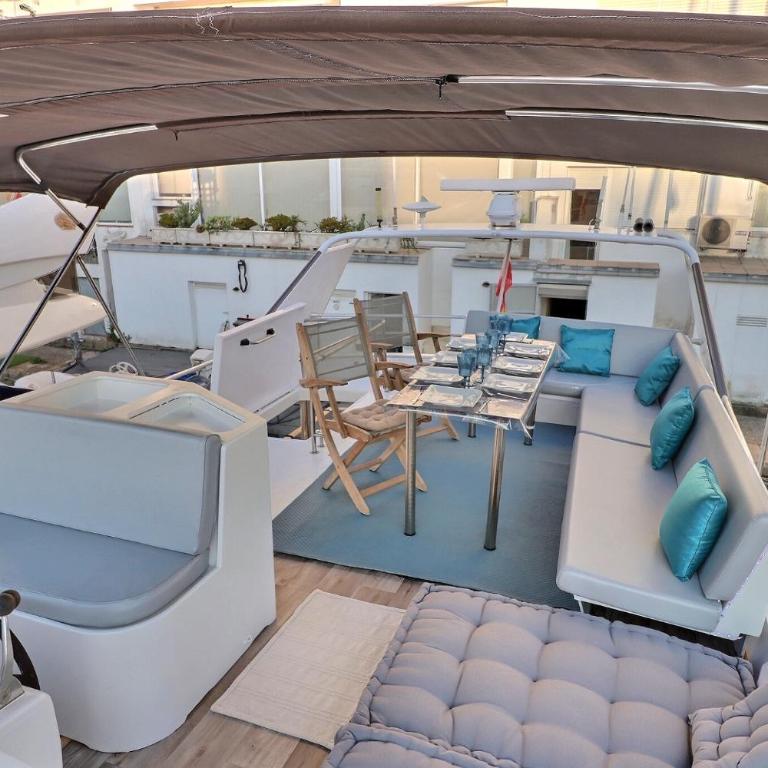 Nuit sur un yacht petit déjeuner inclus - Chambre Lit King-Size Deluxe - 7