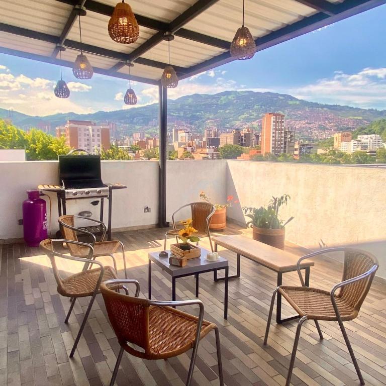 Vista al cielo y a las montañas de Medellín - Apartamento de 3 dormitorios con vistas - 2