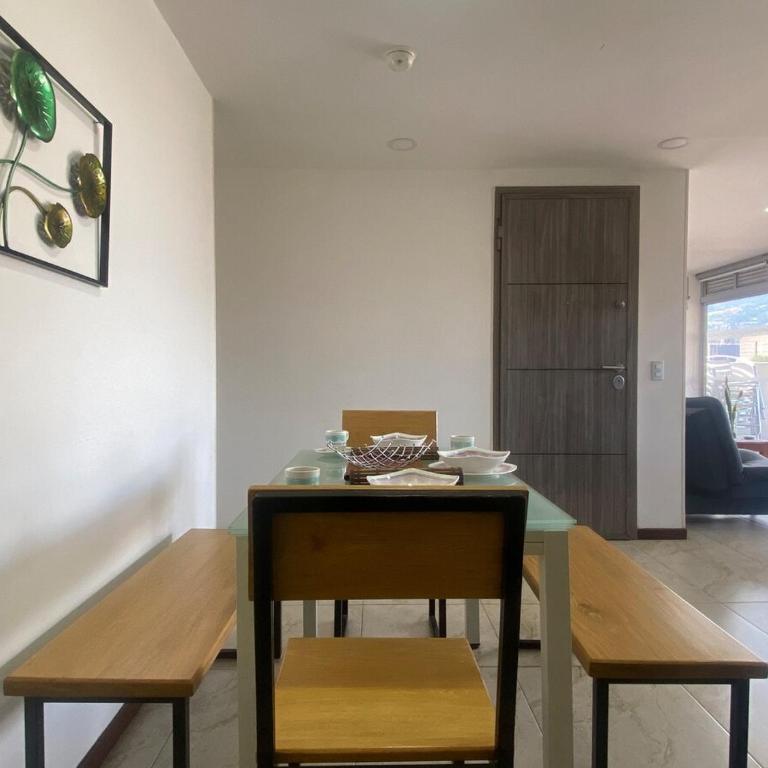 Vista al cielo y a las montañas de Medellín - Apartamento de 3 dormitorios con vistas - 9