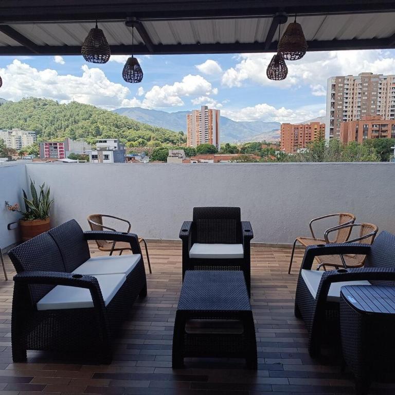 Vista al cielo y a las montañas de Medellín - Apartamento de 3 dormitorios con vistas - 1