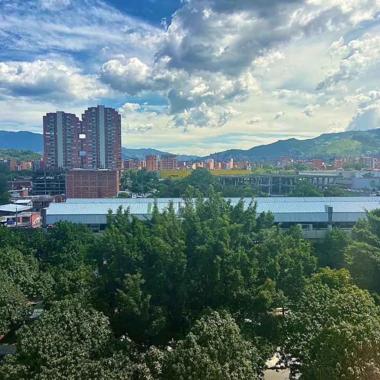 Vista al cielo y a las montañas de Medellín - Apartamento de 3 dormitorios con vistas - 39