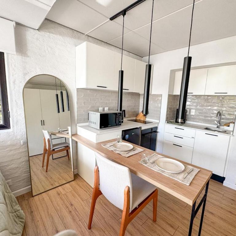 Lakefront Studio - Heated Pool & Gym 5 min airport - Apartamento de 1 dormitorio - 10