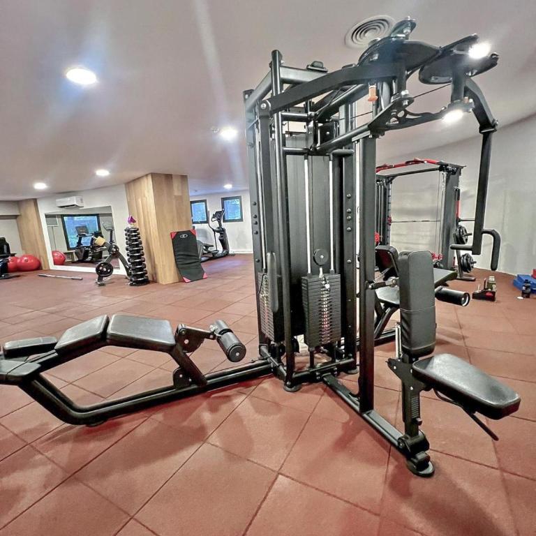 Lakefront Studio - Heated Pool & Gym 5 min airport - One-Bedroom Apartment - 18
