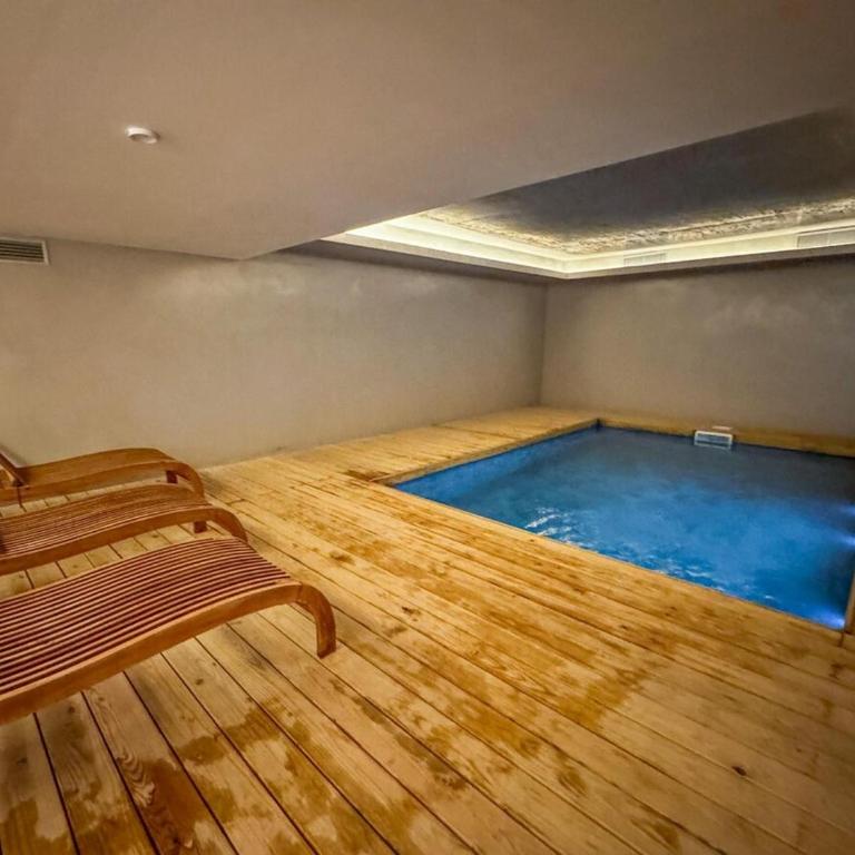 Lakefront Studio - Heated Pool & Gym 5 min airport - One-Bedroom Apartment - 29