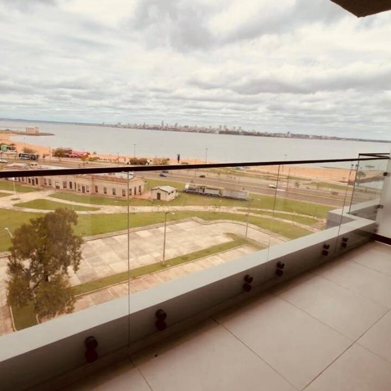 Frente a la Playa San José, Vista Increíble al Río - Apartamento de 2 dormitorios - 13