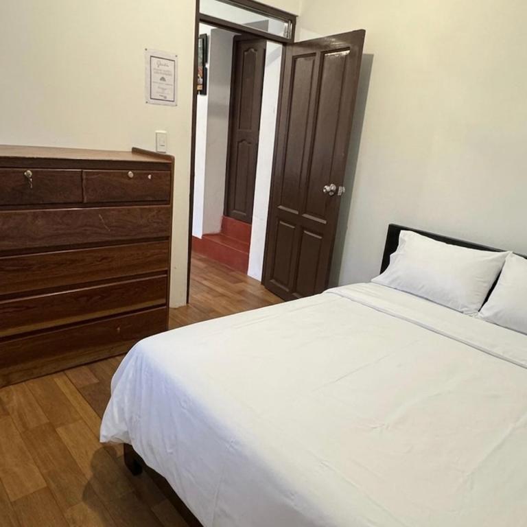 Antuquita's House - Three-Bedroom House - 40