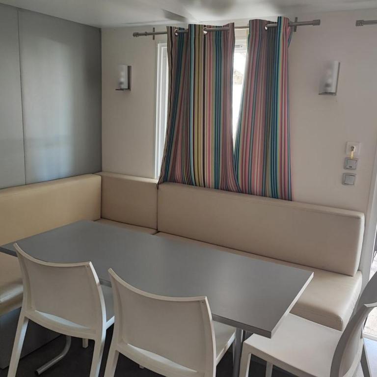 Mobil home confortable, clim - 6 pers. - API-1-52-2207 - Mobilheim - 10