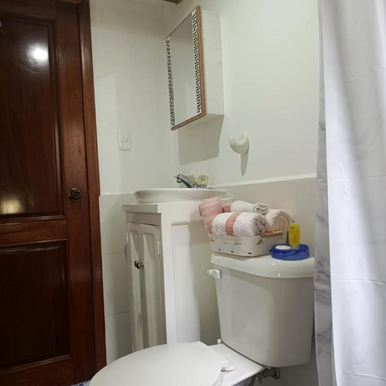 Estudio con ubicación estratégica y céntrica, totalmente nuevo por estrenar - Two-Bedroom Apartment - 8