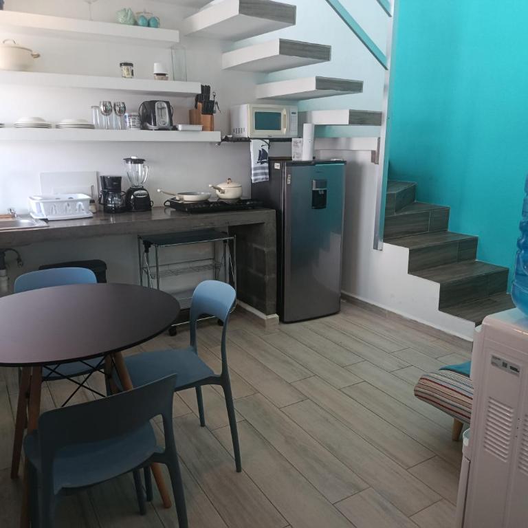 Casa Linda Isla Loft- Ocean View- Shared Pool - One-Bedroom Apartment - 11