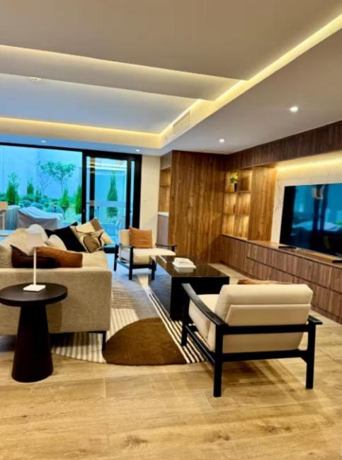 Modern 2BR Apartment in Exclusive Miraflores Area Ideal for Executives & Long Stays - Two-Bedroom Apartment - 30