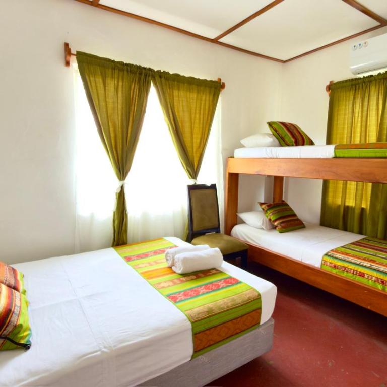 Casa independiente - Two-Bedroom Apartment with Garden View - 5