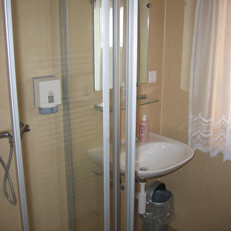 Hotel-Restaurant Drei Tannen - Einzelzimmer mit Gemeinschaftsbad - 7