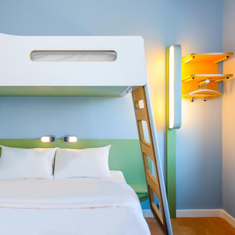 ibis budget Concarneau - Chambre Triple - 5