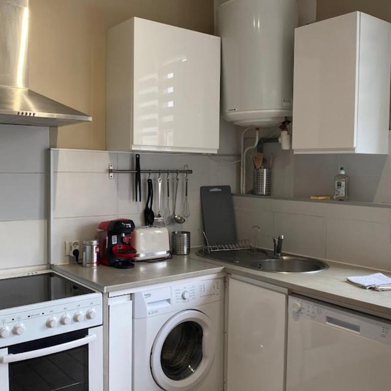 Vichy Coeur de Ville - Appartement avec Balcon - 13