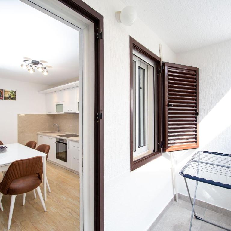 Guest House 4M Gregović - Three Bedroom Apartment - 3