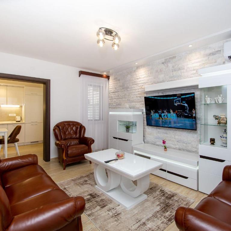 Guest House 4M Gregović - Three Bedroom Apartment - 5