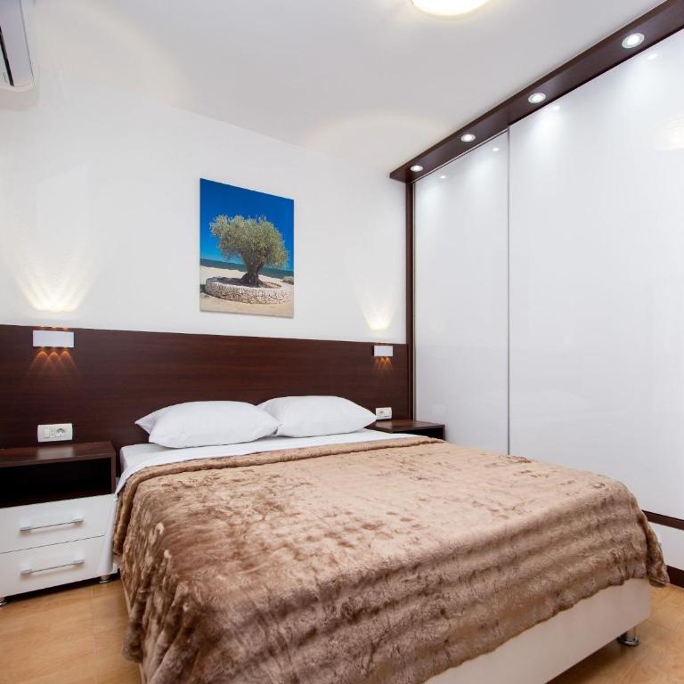 Guest House 4M Gregović - Three Bedroom Apartment - 8