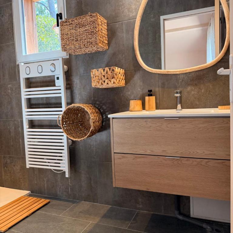 la cabane de la plage au milieu des pins parking privé 300m de la plage - Studio - 6