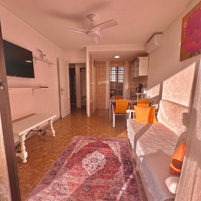 VINTAGE BENIDORM - Apartamento de 1 dormitorio - 2