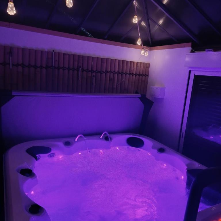 Gite Agnès & J-Pierre en étage Evasion spa option - Maison 3 Chambres - 10