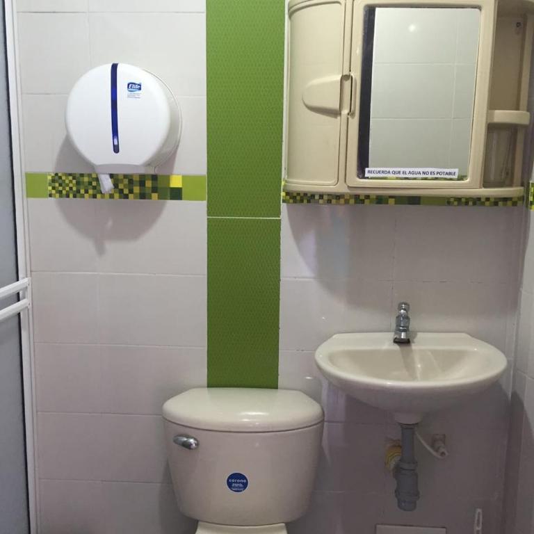 Hostel Stingray - Economy Triple Room with Fan - 1