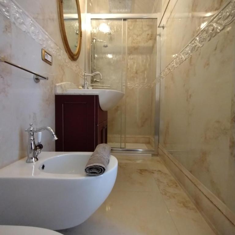 NOBILI LIBARDI - VILLA BASEVI - Camera Matrimoniale con Bagno Privato - 6