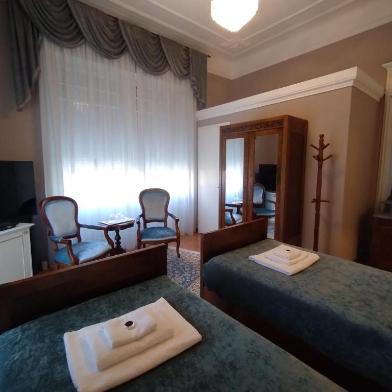 NOBILI LIBARDI - VILLA BASEVI - Camera Doppia con Letti Singoli con Bagno Privato - 6