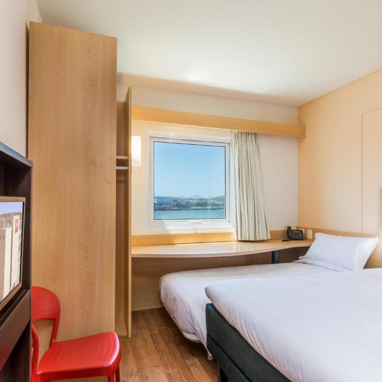 ibis Puerto Montt - Standard Double Room with Sea View - 1