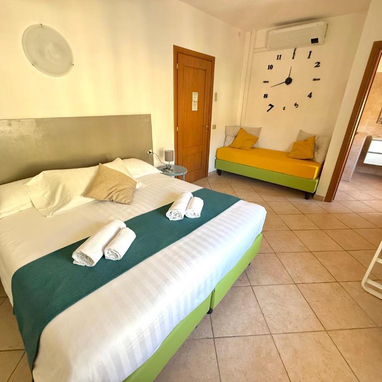 Albergo Vittoria - Camera Tripla con Vista Città - 8