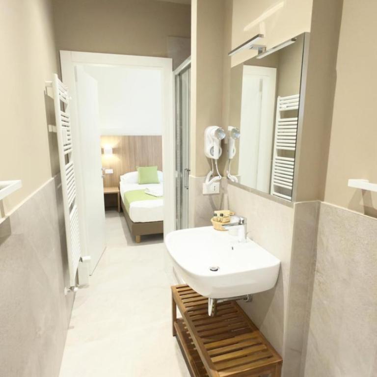 Saragozza114 - Double or Twin Room with Private Bathroom - 3