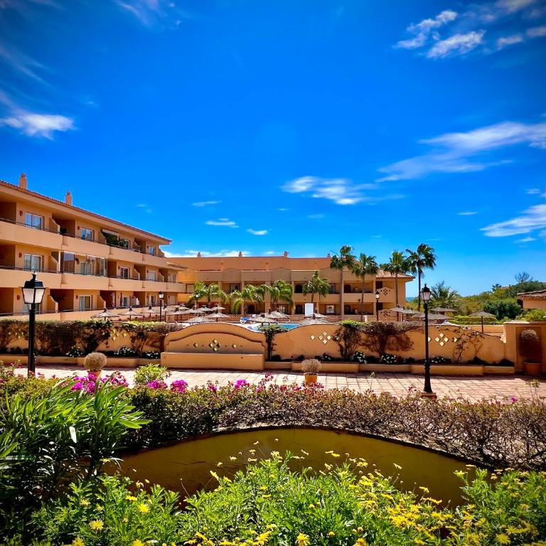 2 bed Elviria - 65sqm Terrace - Pools - Walk to Beach - Two-Bedroom Apartment - 11
