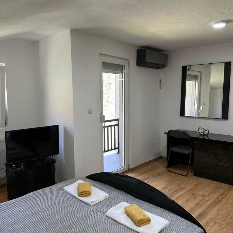 Anki apartman na Vrbasu sa privatnom plazom - Apartman sa 2 Spavaće Sobe - 2