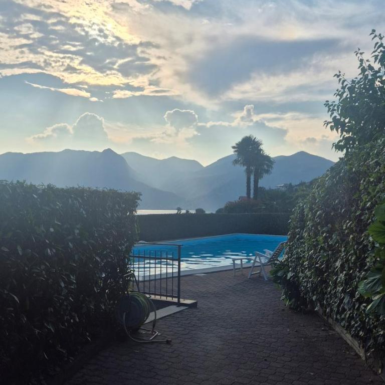Modern Apartment with Pool & Lake View Luino - Apartamento de 1 dormitorio - 4