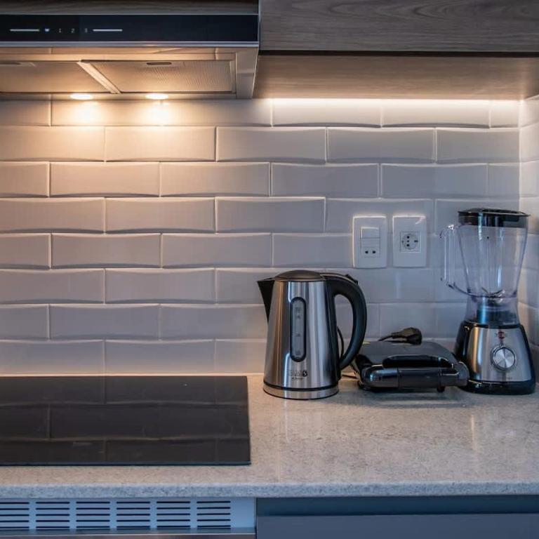 Contemporary Gem 1BR Pool & BBQ 105 - Apartment - 27