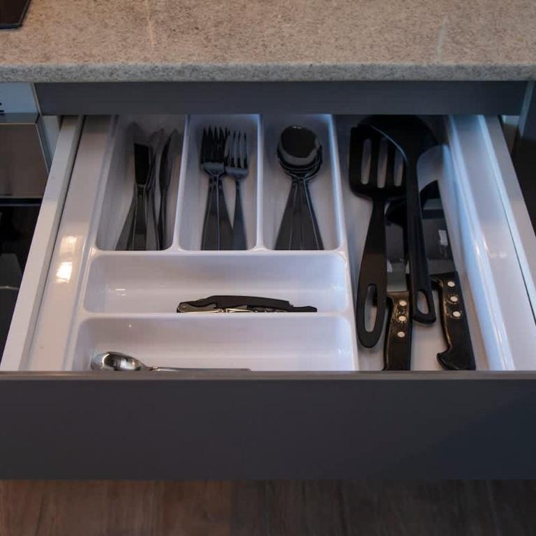 Contemporary Gem 1BR Pool & BBQ 105 - Apartment - 34