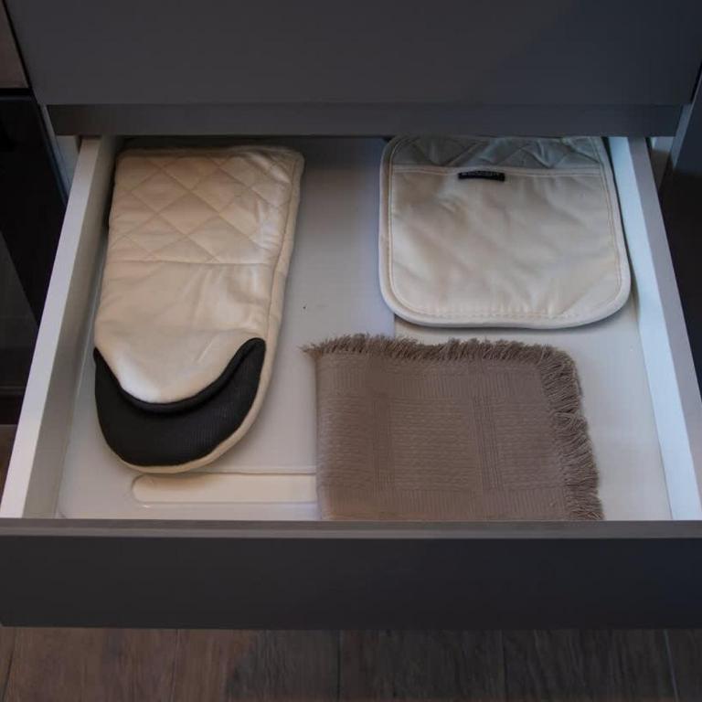 Contemporary Gem 1BR Pool & BBQ 105 - Apartment - 36