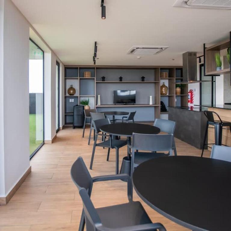 Urban Oasis Stylish 1BR Pool BBQ Free Parking - Apartamento - 45