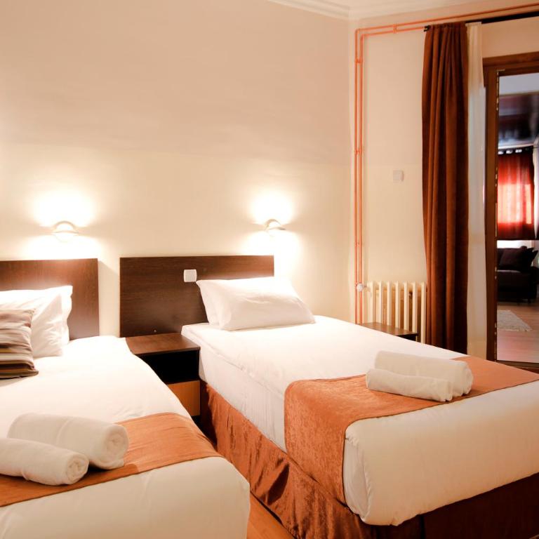Hotel Junior - Family Room - 3