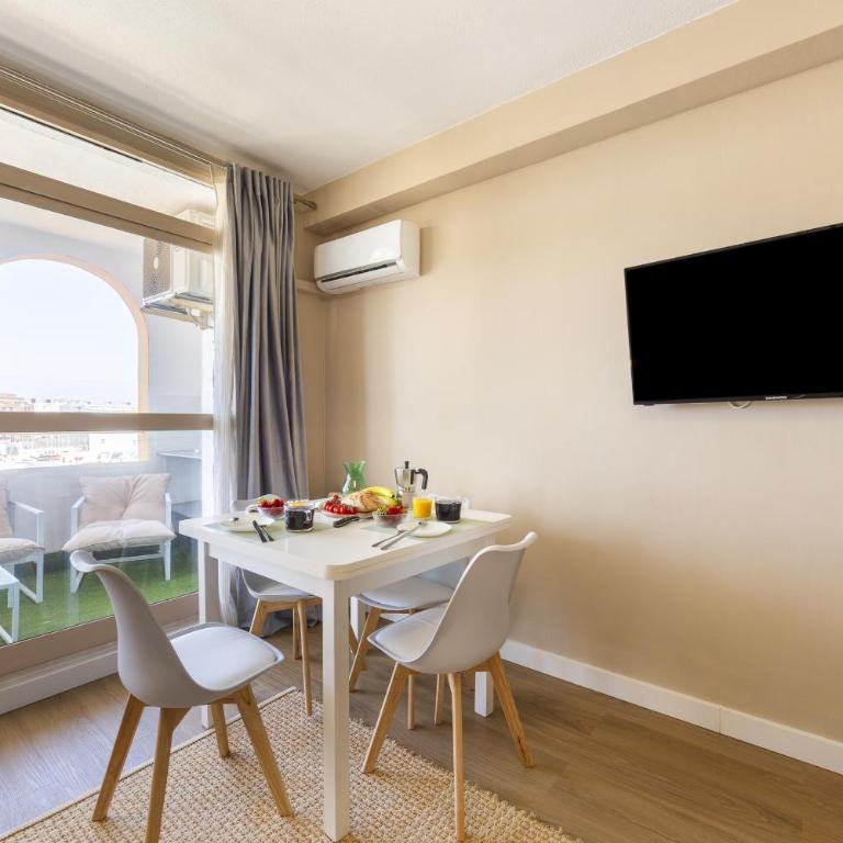 AlmeriaSuite Roquetas Terrace - One-Bedroom Apartment with Terrace - 12