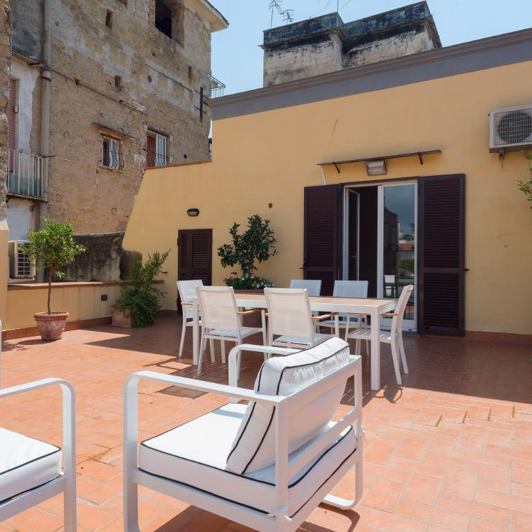 The Supreme Penthouse Iconic Terrace in Old Naples for group - Maison 6 Chambres - 7